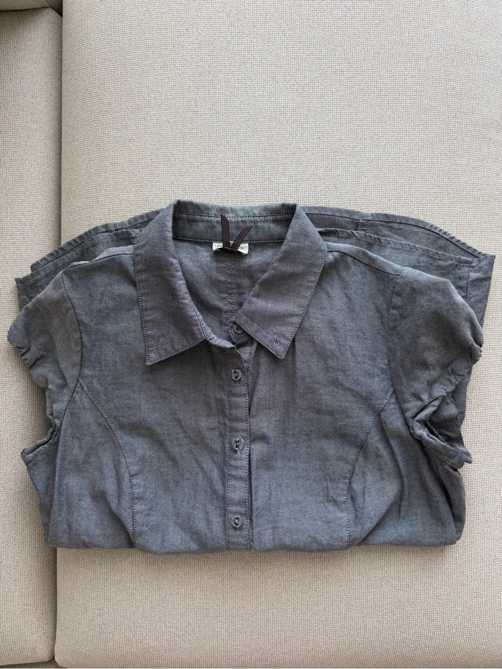 Dynamite Gray Short-Sleeve Button-Down Shirt - Picture 2 of 2